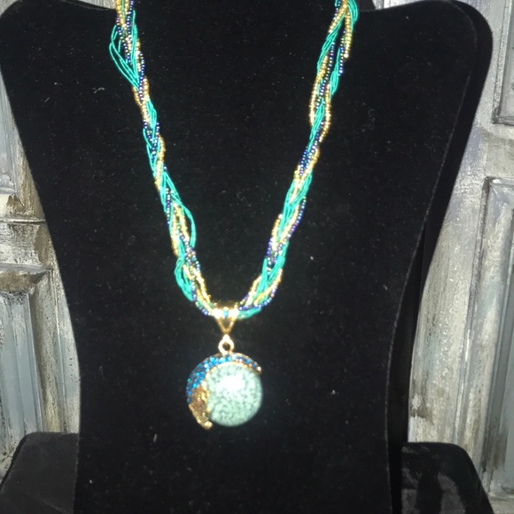 NWT Beautiful turquoise necklace - Picture 2 of 3